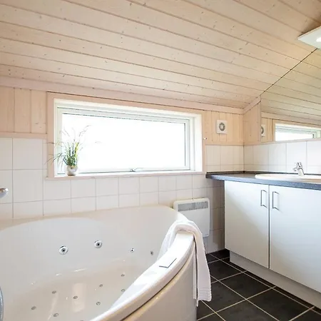 2 House B 120 بيت للعطل